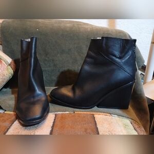 Zara Black Leather Boot sz36 US 5.